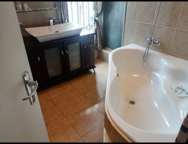 2 bed property to rent in ORMONDE